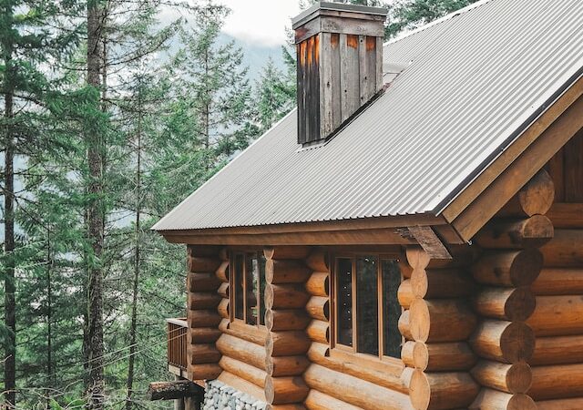 The Benefits of Renting a Cabin Vs. a Hotel Room