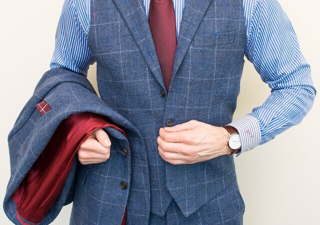 The Essential Guide to Choosing the Right Clothes for Concealed Carry