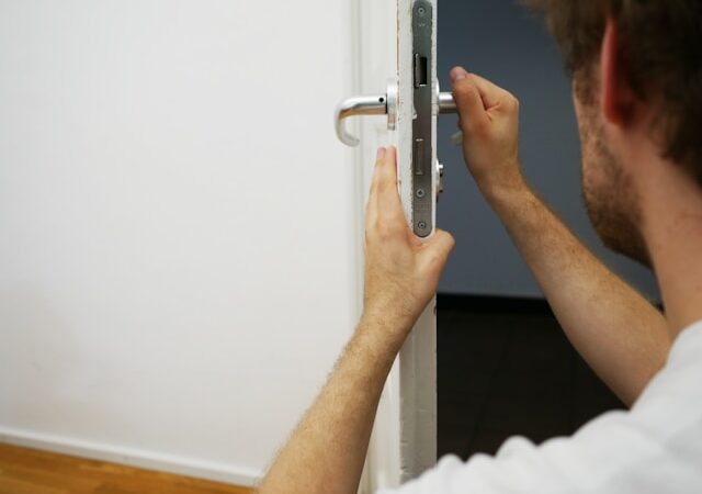 The Role of Professional Locksmiths in Modernizing Access Control Technologies